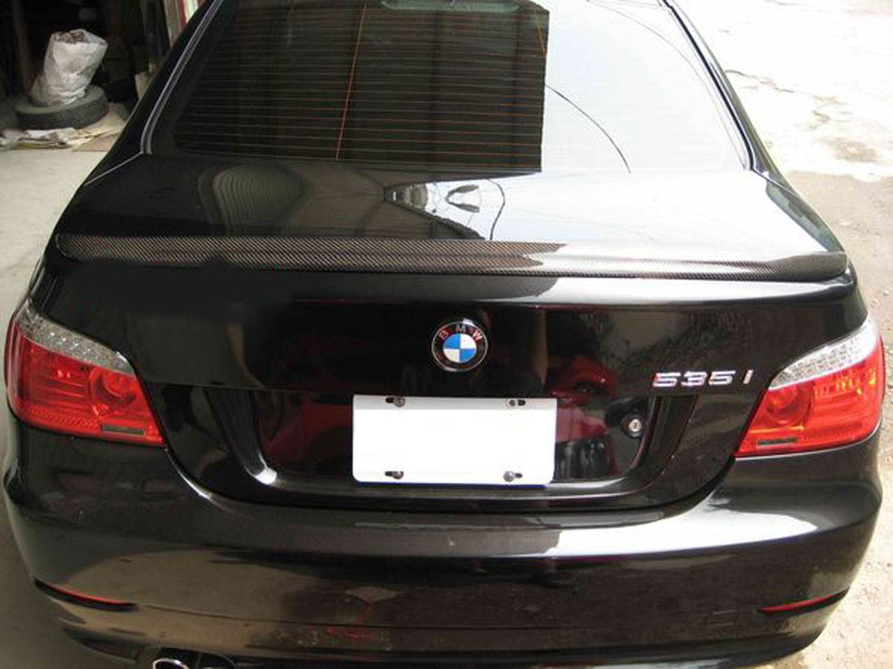 Багажник е60. BMW e60 Trunk Spoiler. БМВ 525 е60. Спойлер багажника BMW черные e60. Спойлер m5 e60.